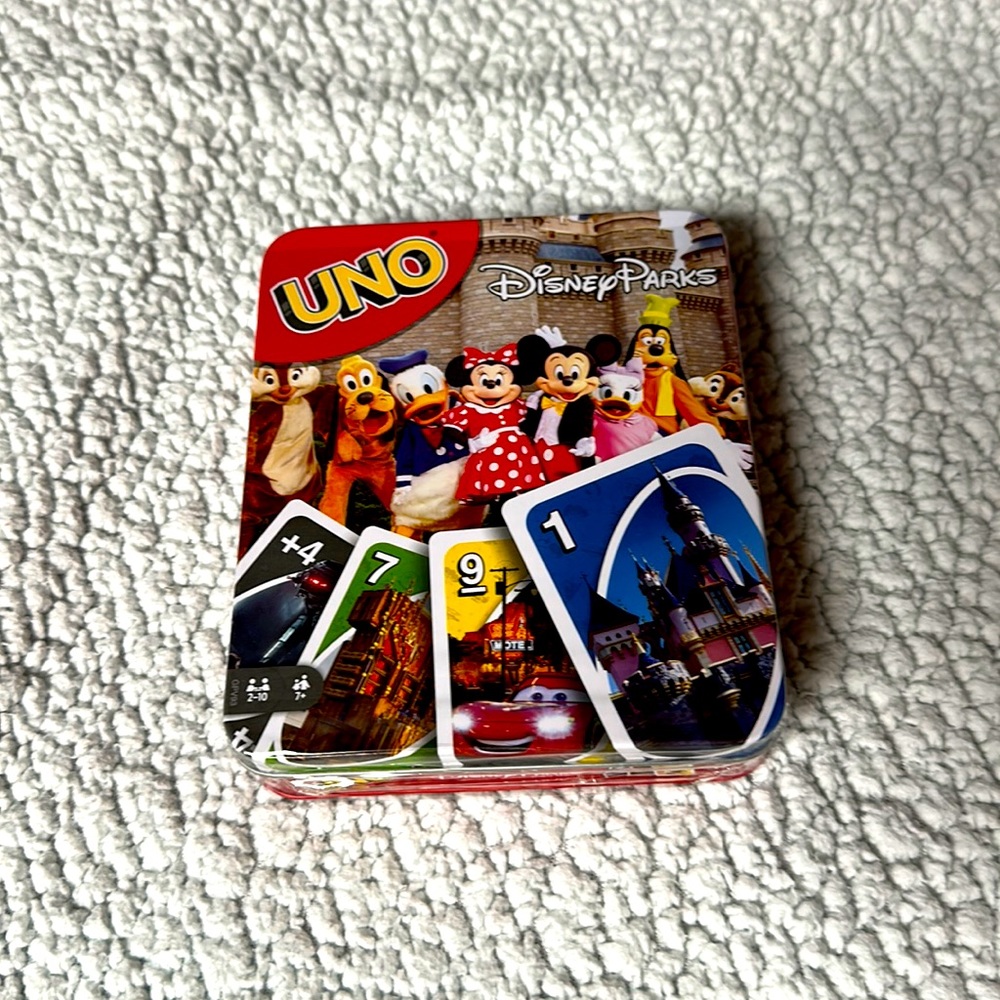 DISNEY PARKS MICKEY AND FRIENDS UNO CARDS